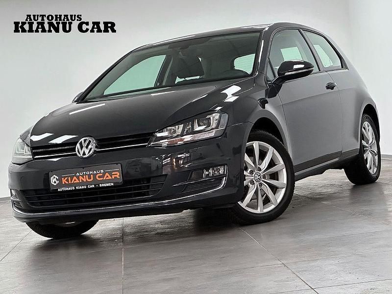 Grau Gebraucht 2017 VW Golf VII Highline Limousine | 12.850 € (Superpreis) - Bild 1/4