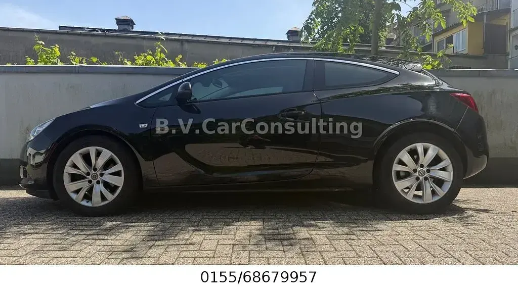 Gebraucht Opel Astra GTC 136 PS (100 kW) 2015 Schwarz Kleinwagen