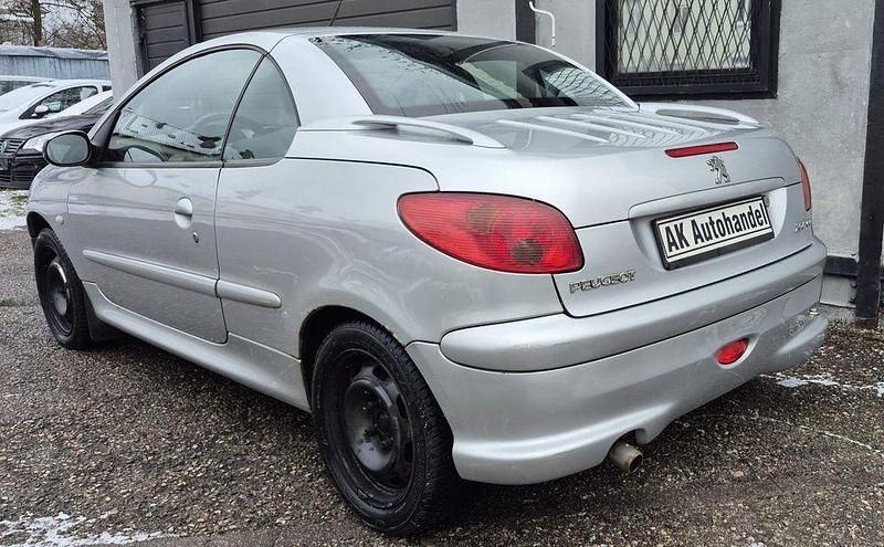 Gebraucht Peugeot 206 CC Platinum 109 PS (80 kW) 2003 Grau Cabrio