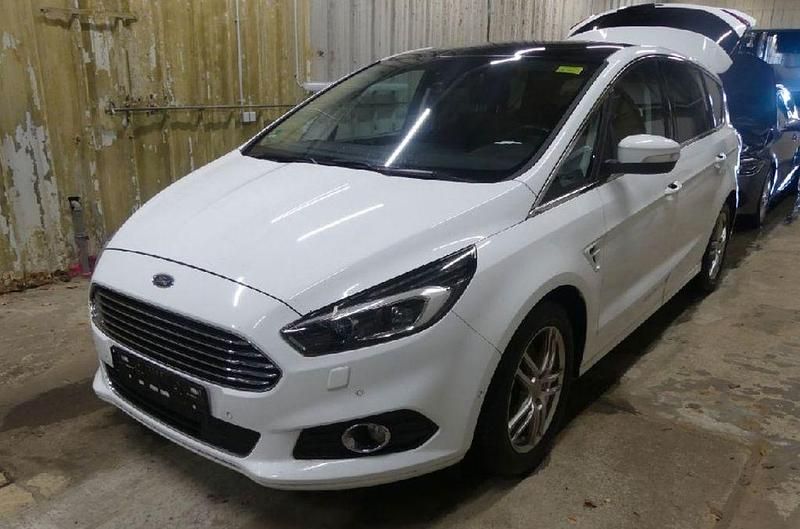 Gebraucht Ford S-MAX Titanium 190 PS (139 kW) 2019 Weiß Van / Kleinbus
