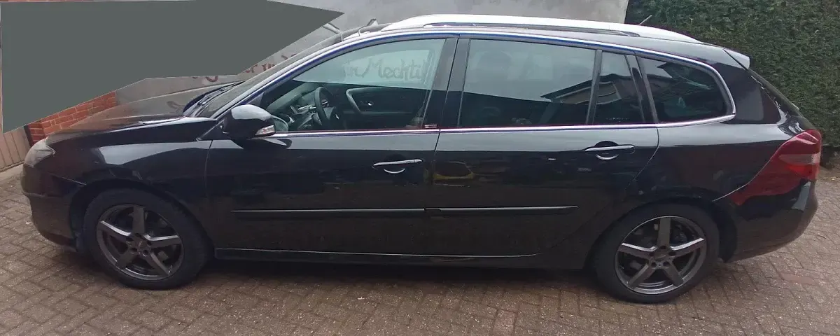 Gebraucht Renault Laguna III 178 PS (130 kW) 2011 Schwarz Kombi