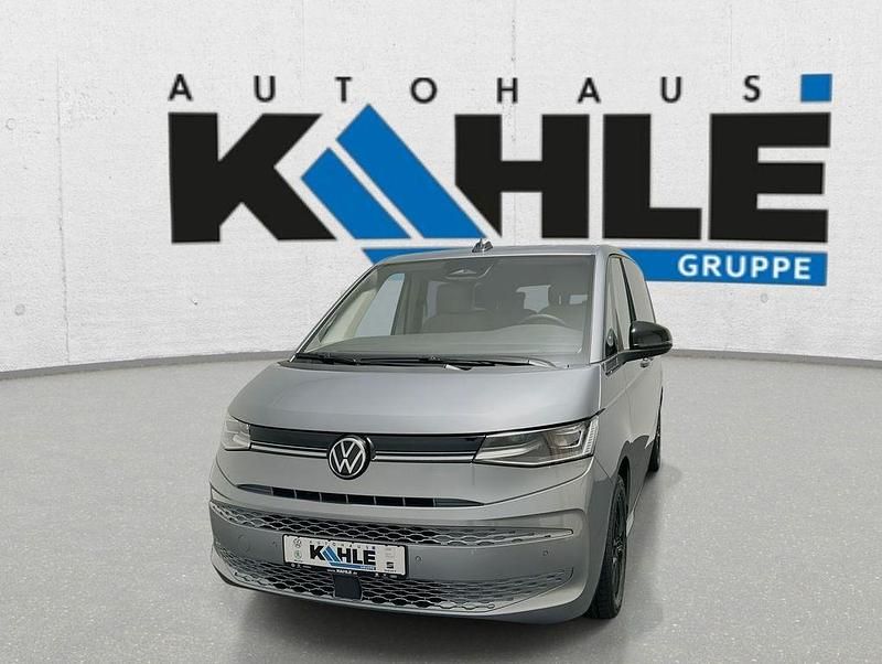 Gebraucht VW Multivan Life 150 PS (110 kW) 2026 Silber Van