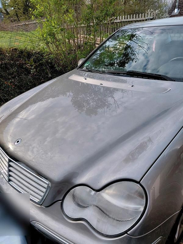 Second-hand Mercedes C200 163 CP (119 kW) 2004 Argintiu Berlinǎ