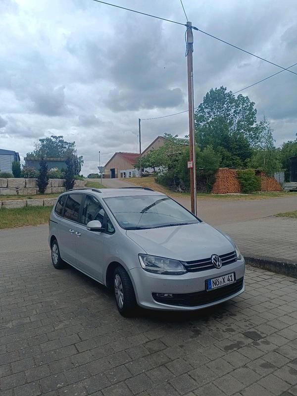 Silber Gebraucht 2011 VW Sharan Van / Kleinbus | 6.400 € (Superpreis) - Bild 1/4