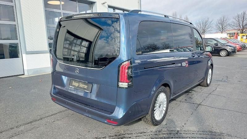 Gebraucht Mercedes V300 Style 237 PS (174 kW) 2025 Sodalithblau met. Van / Kleinbus