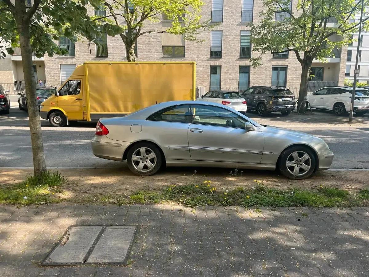 Gebraucht Mercedes CLK240 170 PS (125 kW) 2002 Silber Coupé