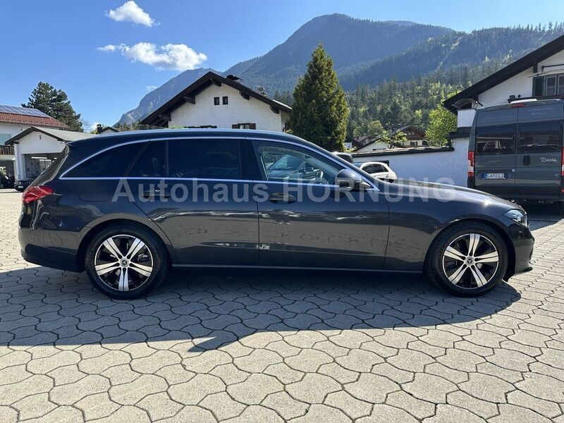 Gebraucht Mercedes C220 370 PS (272 kW) 2024 Lack graphitgrau Kombi