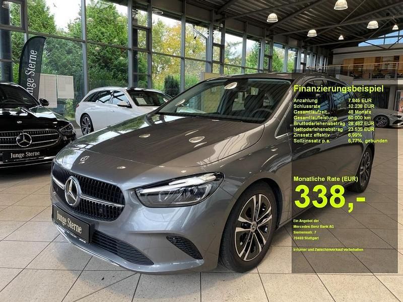 Grau Gebraucht 2024 Mercedes B180 Van / Kleinbus | 31.280 € (Guter Preis) - Bild 1/3