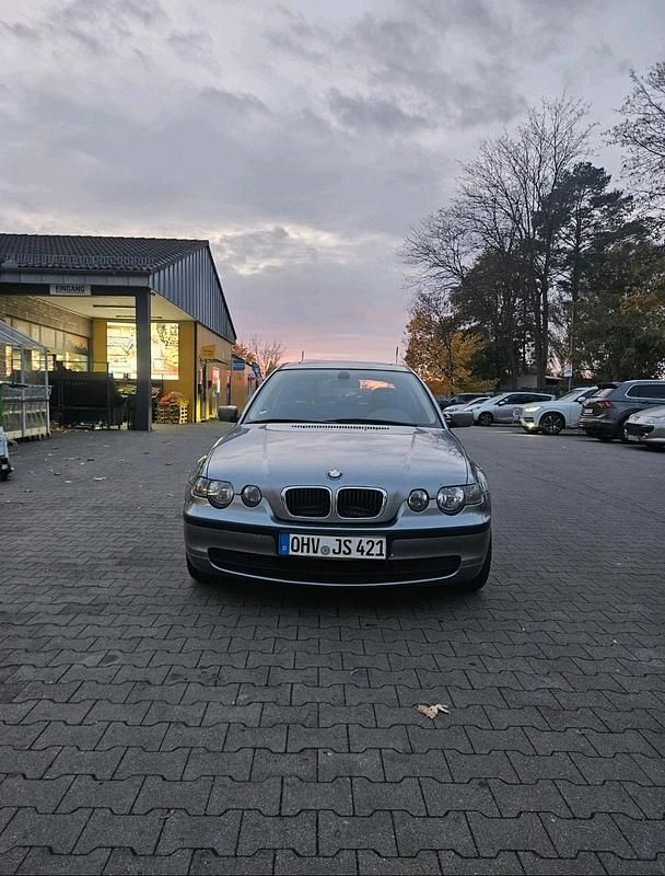 Grau Gebraucht 2004 BMW 316 Kleinwagen | 1.799 € (Etwas zu teuer) - Bild 1/4