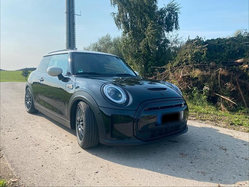Gebraucht Mini Cooper SE 135 kW (184 PS) 2021 Schwarz Kleinwagen