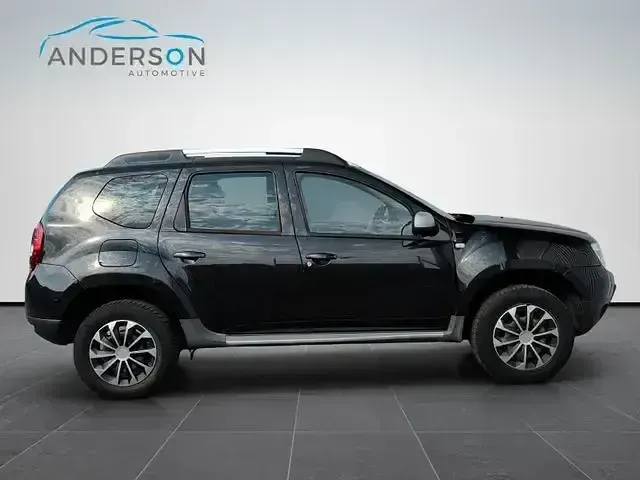Gebraucht Dacia Duster Lauréate 107 PS (78 kW) 2012 Schwarz SUV