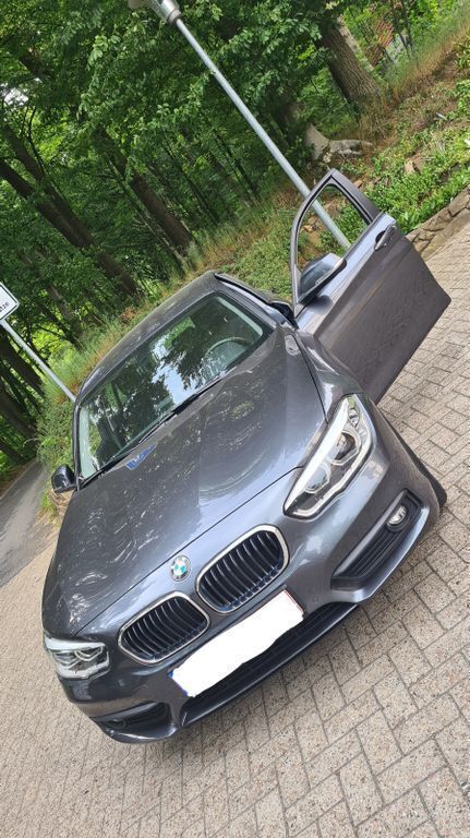 Grau Gebraucht 2016 BMW 118 Advantage Kleinwagen | 12.990 € (Etwas zu teuer) - Bild 1/4