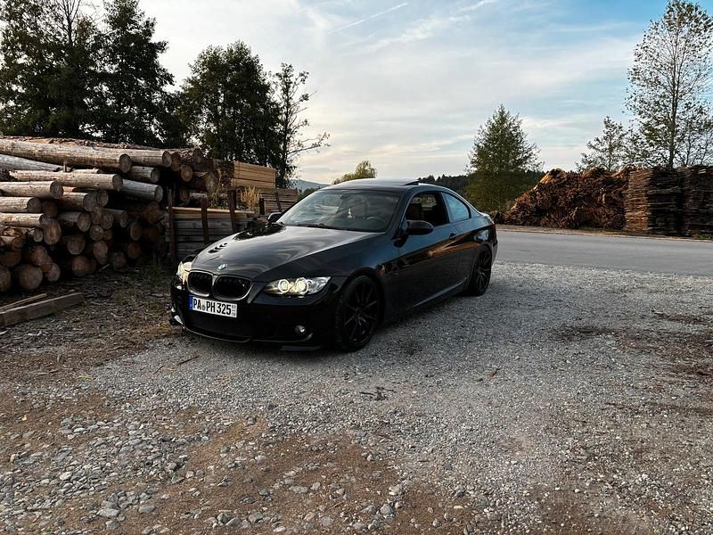 Schwarz Gebraucht 2008 BMW 325 M Sport Coupé | 22.499 € - Bild 1/4