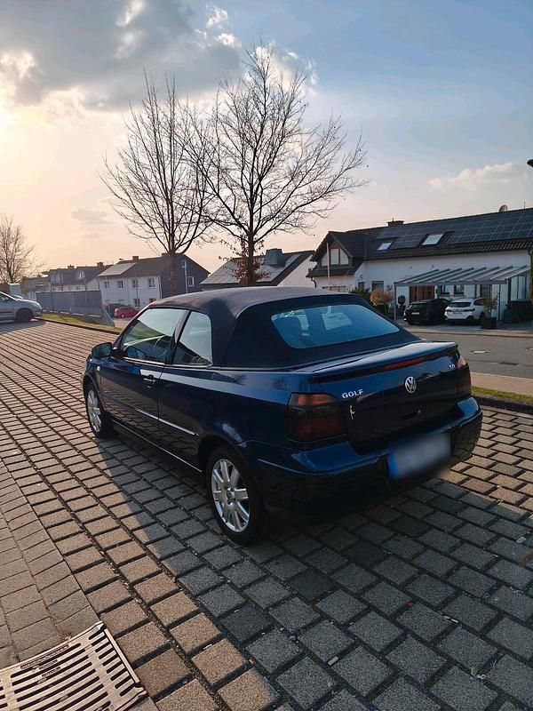 Gebraucht VW Golf Cabriolet 115 PS (84 kW) 2001 Blau Cabrio