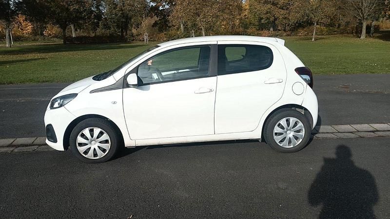 Gebraucht Peugeot 108 Active 72 PS (52 kW) 2020 Weiß Kleinwagen