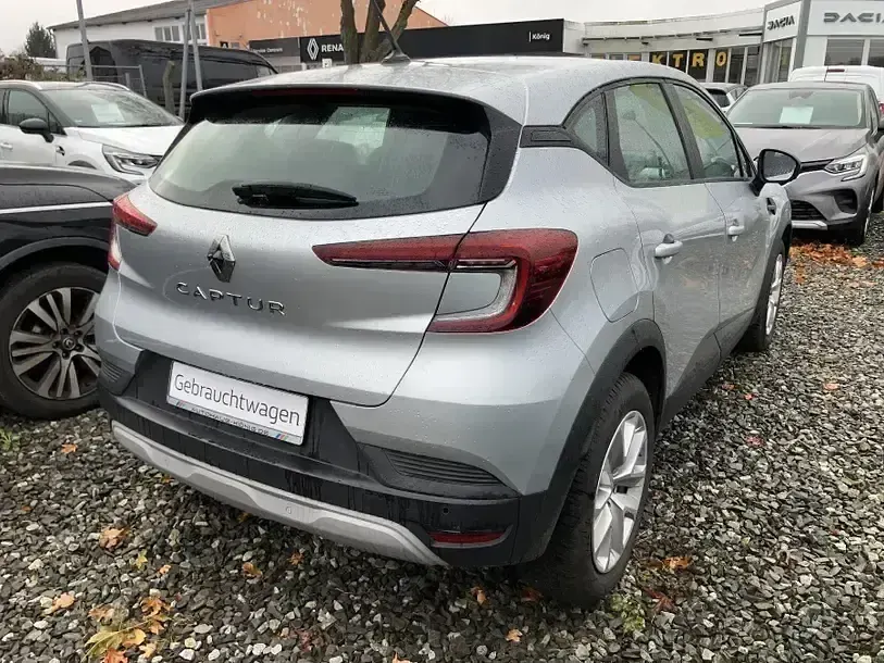 Usata Renault Captur Evolution 140 CV (102 kW) 2023 Grigio SUV