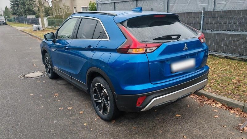 Usado Mitsubishi Eclipse Cross Basis 188 HP (138 kW) 2022 Azul SUV