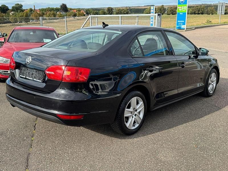 Gebraucht VW Jetta Comfortline 105 PS (77 kW) 2011 Schwarz Limousine