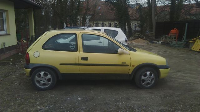 Gebraucht Opel Corsa 75 PS (55 kW) 2000 Gelb Kleinwagen