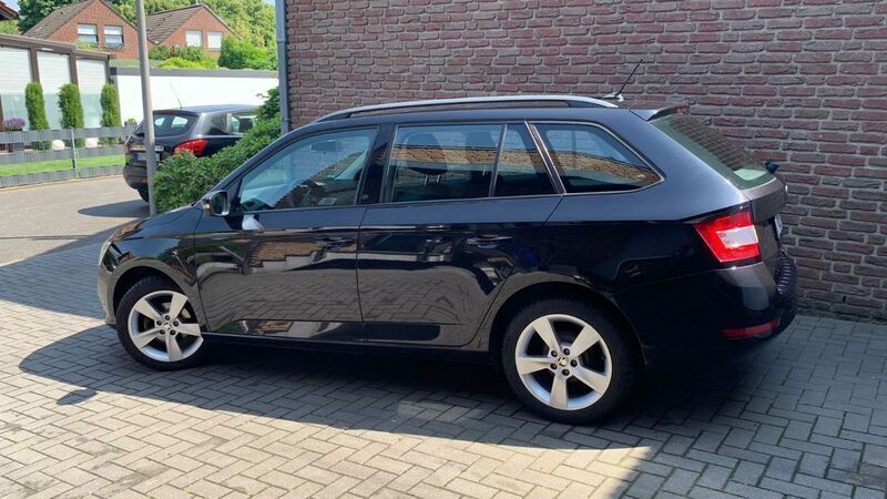 Schwarz Gebraucht 2019 Skoda Fabia Cool Plus Kombi | 8.980 € (Guter Preis) - Bild 1/4