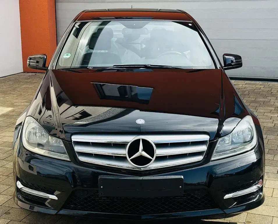 Gebraucht Mercedes C200 Avantgarde 184 PS (135 kW) 2012 Schwarz Limousine