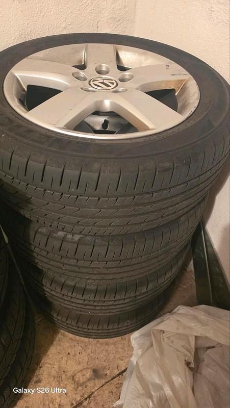 Gebraucht VW Golf VI 105 PS (77 kW) 2011 Rot Kleinwagen