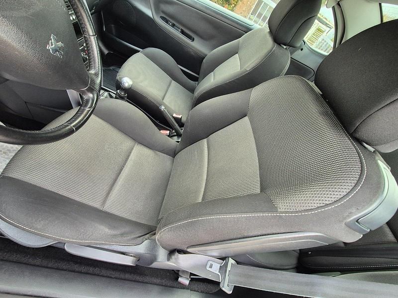 Gebraucht Peugeot 207 120 PS (88 kW) 2009 Schwarz Cabrio