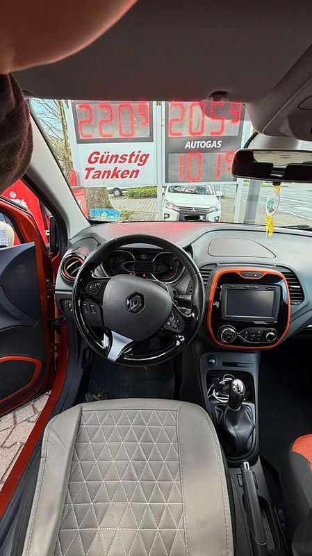 Gebraucht Renault Captur 90 PS (66 kW) 2016 Orange SUV