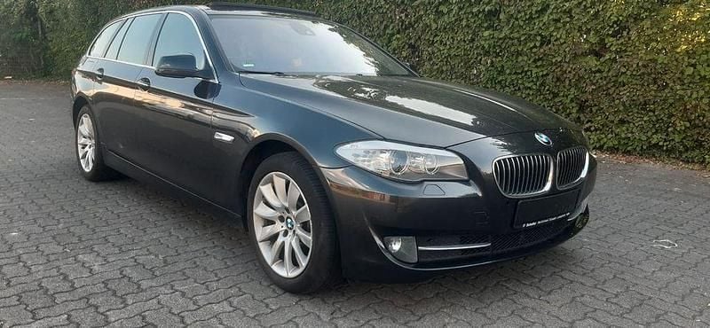 Schwarz Gebraucht 2012 BMW 525 Kombi | 9.900 € (Superpreis) - Bild 1/4