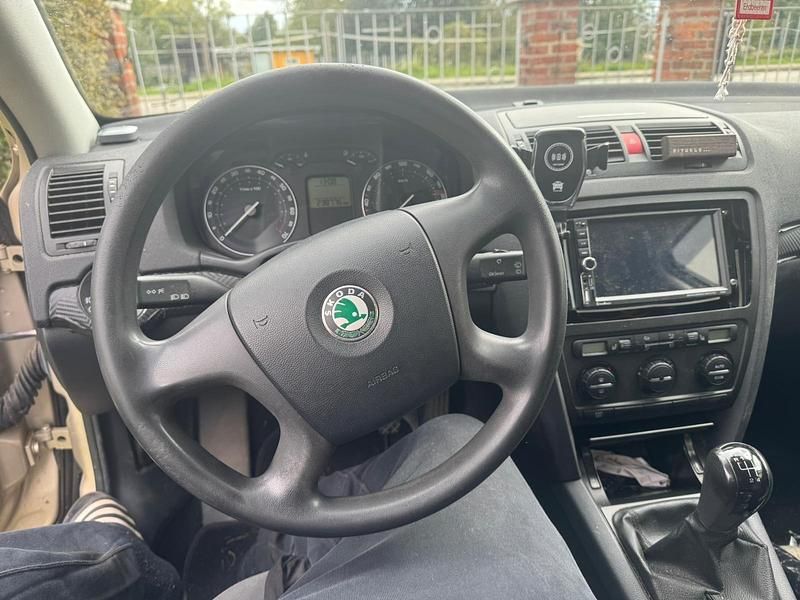 Gebraucht Skoda Octavia 115 PS (84 kW) 2004 Gold Limousine