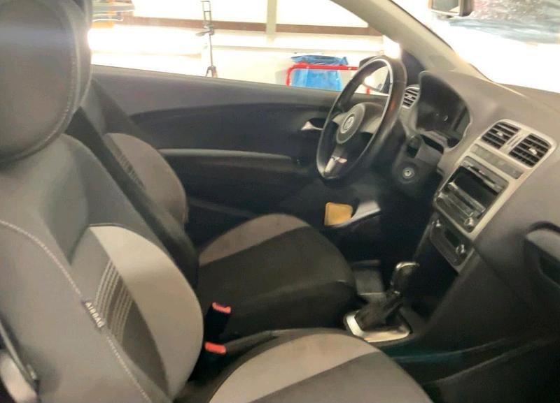 Gebraucht VW Polo Life 90 PS (66 kW) 2013 Blau Kleinwagen