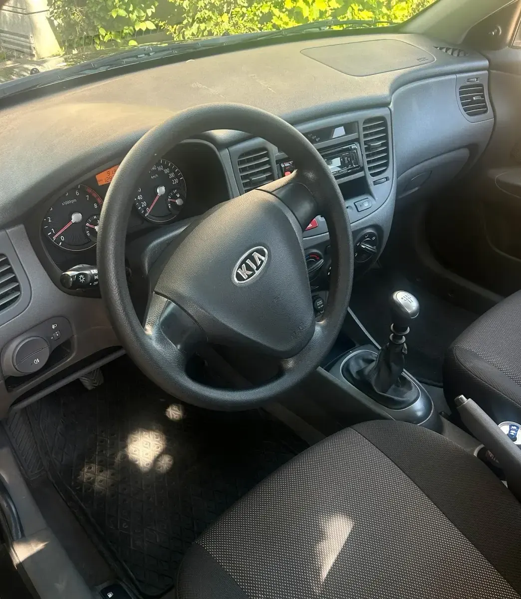 Gebraucht Kia Rio 97 PS (71 kW) 2008 Schwarz Limousine