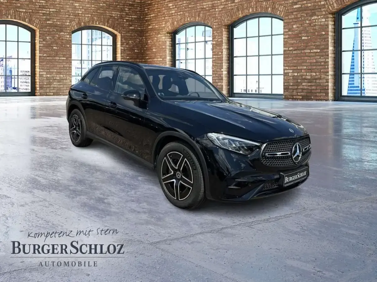 Gebraucht Mercedes GLC200 AMG 163 PS (119 kW) 2025 Unilack schwarz SUV