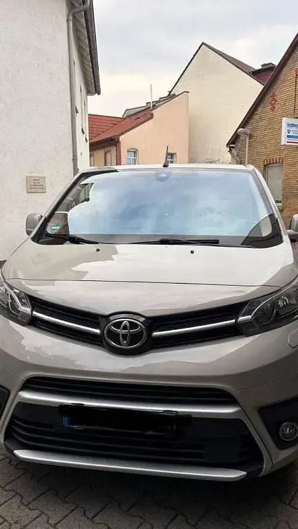 Gebraucht Toyota Proace 177 PS (130 kW) 2017 Beige Van / Kleinbus