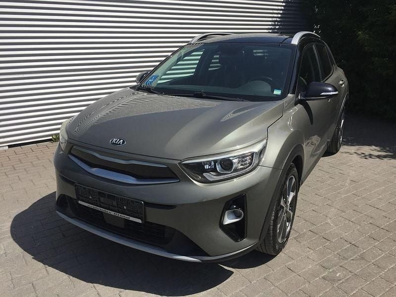 Grau Gebraucht 2018 Kia Stonic SUV | 12.990 € (Guter Preis) - Bild 1/3