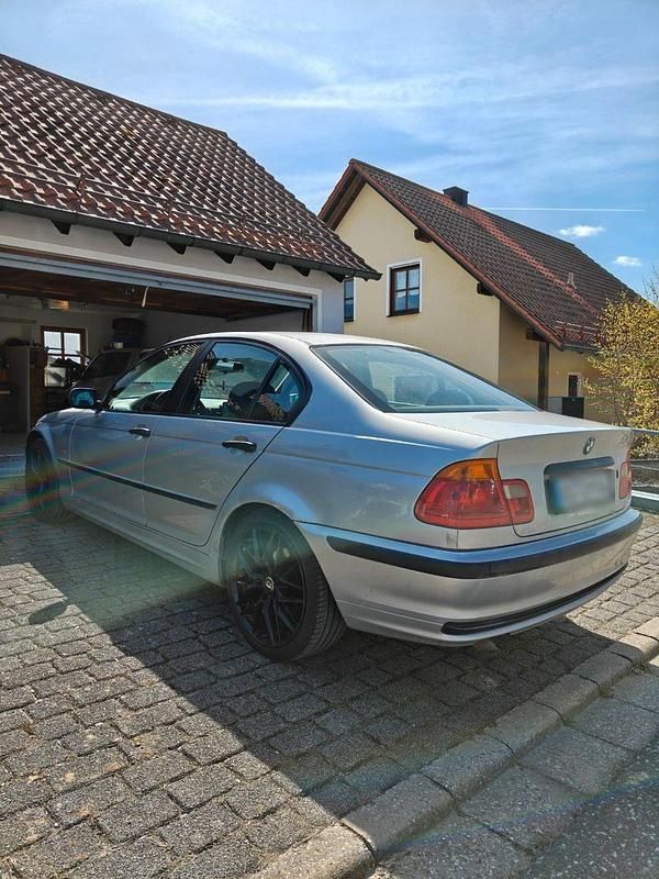 Gebraucht BMW 320 Performance 136 PS (100 kW) 1999 Silber Limousine