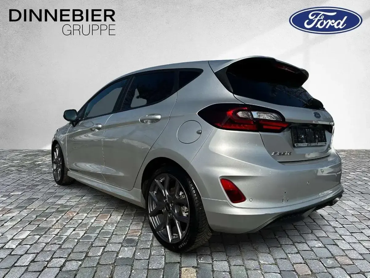 Gebraucht Ford Fiesta ST-Line X 125 PS (91 kW) 2023 Silber (metallic) Kleinwagen