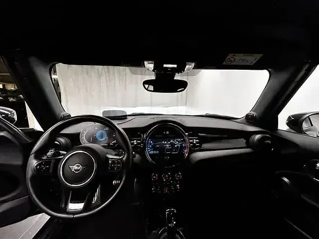 Gebraucht Mini Cooper S Cabriolet 178 PS (130 kW) 2023 Midnight black Cabrio