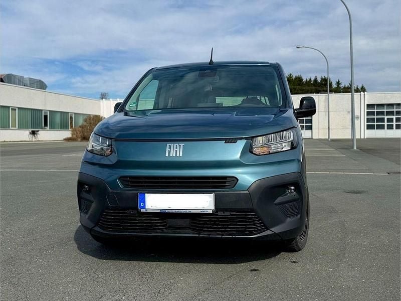 Gebraucht Fiat Doblò 131 PS (96 kW) 2025 Violet Van / Kleinbus