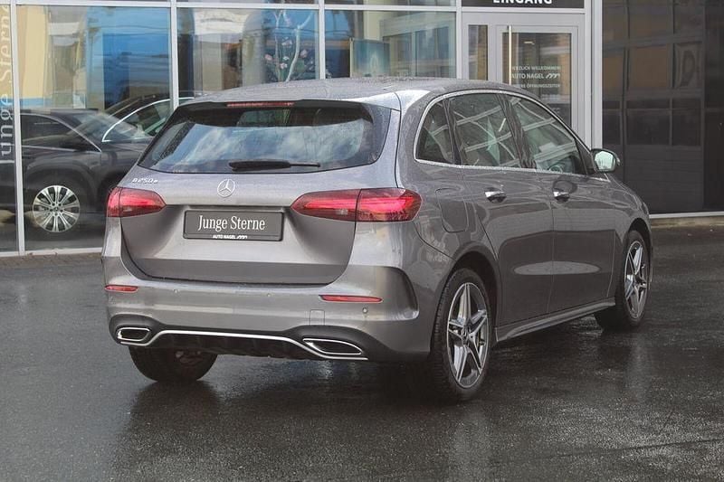 Gebraucht Mercedes B250e AMG 163 PS (119 kW) 2023 Mountaingrau Van / Kleinbus