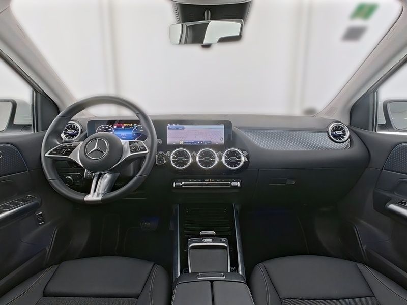 Gebraucht Mercedes B180 Progressive 116 PS (85 kW) 2024 Weiß Van / Kleinbus