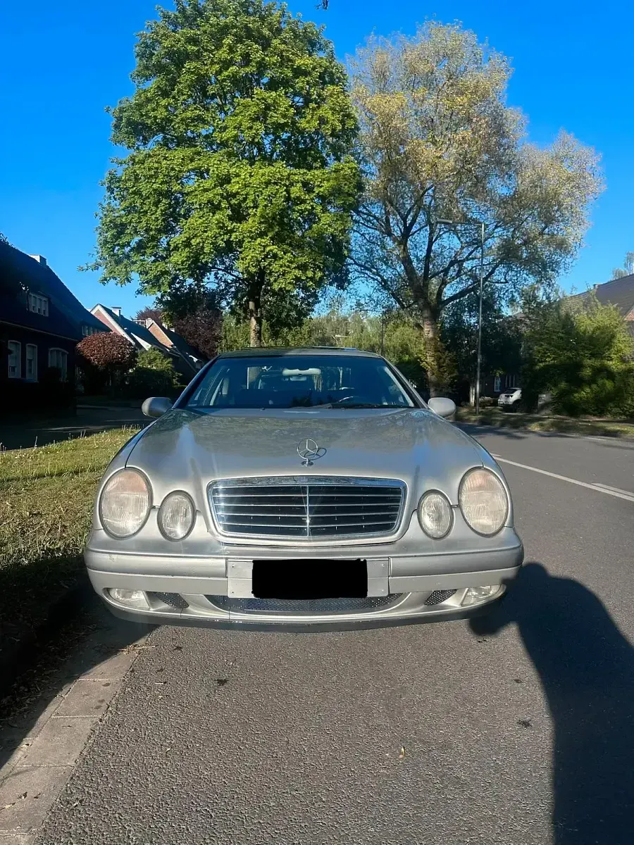 Gebraucht Mercedes CLK200 136 PS (100 kW) 1998 Silber Coupé