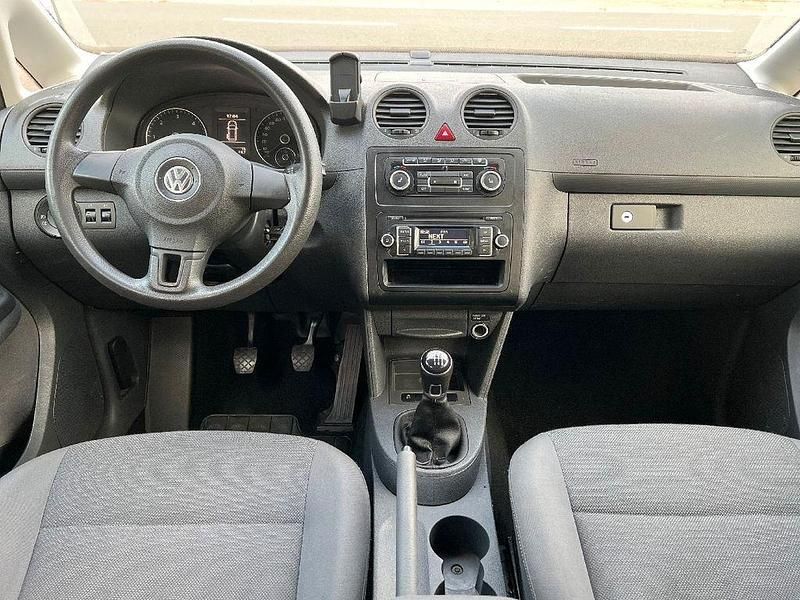 Second-hand VW Caddy 109 CP (80 kW) 2014 Argintiu Monovolum