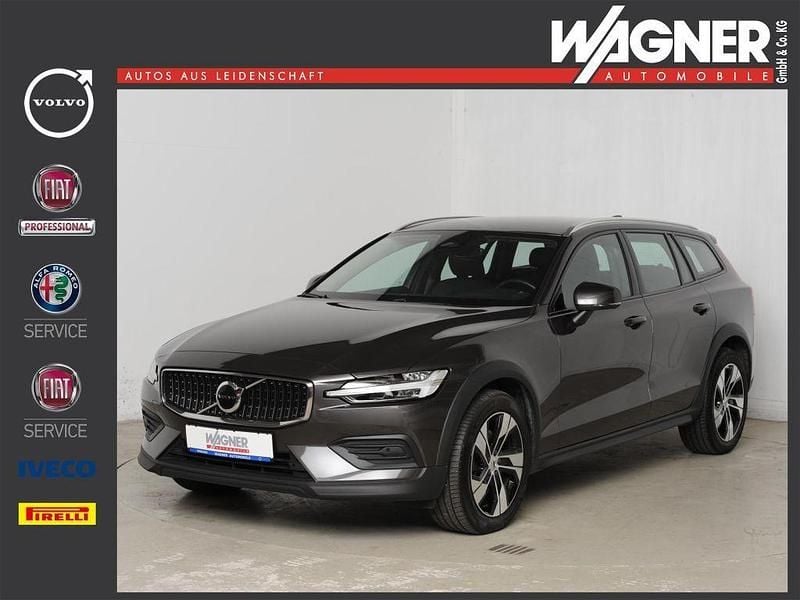 Gebraucht Volvo V60 CC Plus 197 PS (144 kW) 2023 Grau Kombi