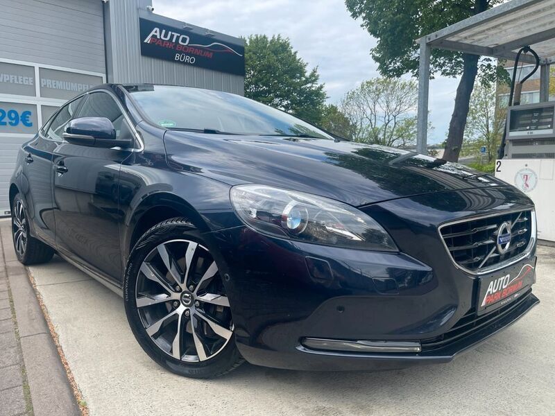 Blau Gebraucht 2015 Volvo V40 Summum Kombi | 8.990 € (Guter Preis) - Bild 1/4