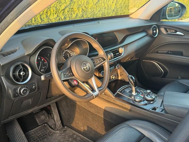 Gebraucht Alfa Romeo Stelvio Super 200 PS (147 kW) 2017 Blau SUV