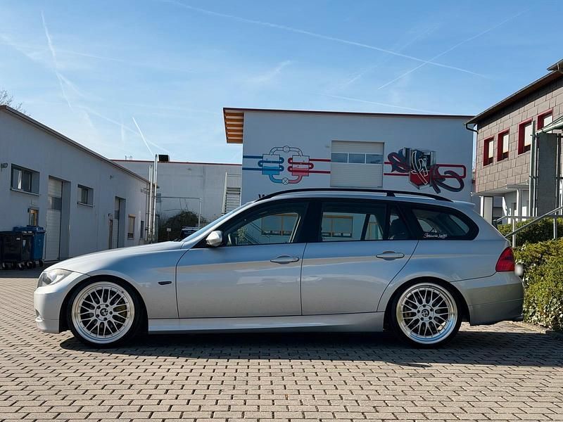 Gebraucht BMW 318 129 PS (94 kW) 2007 Silber Kombi