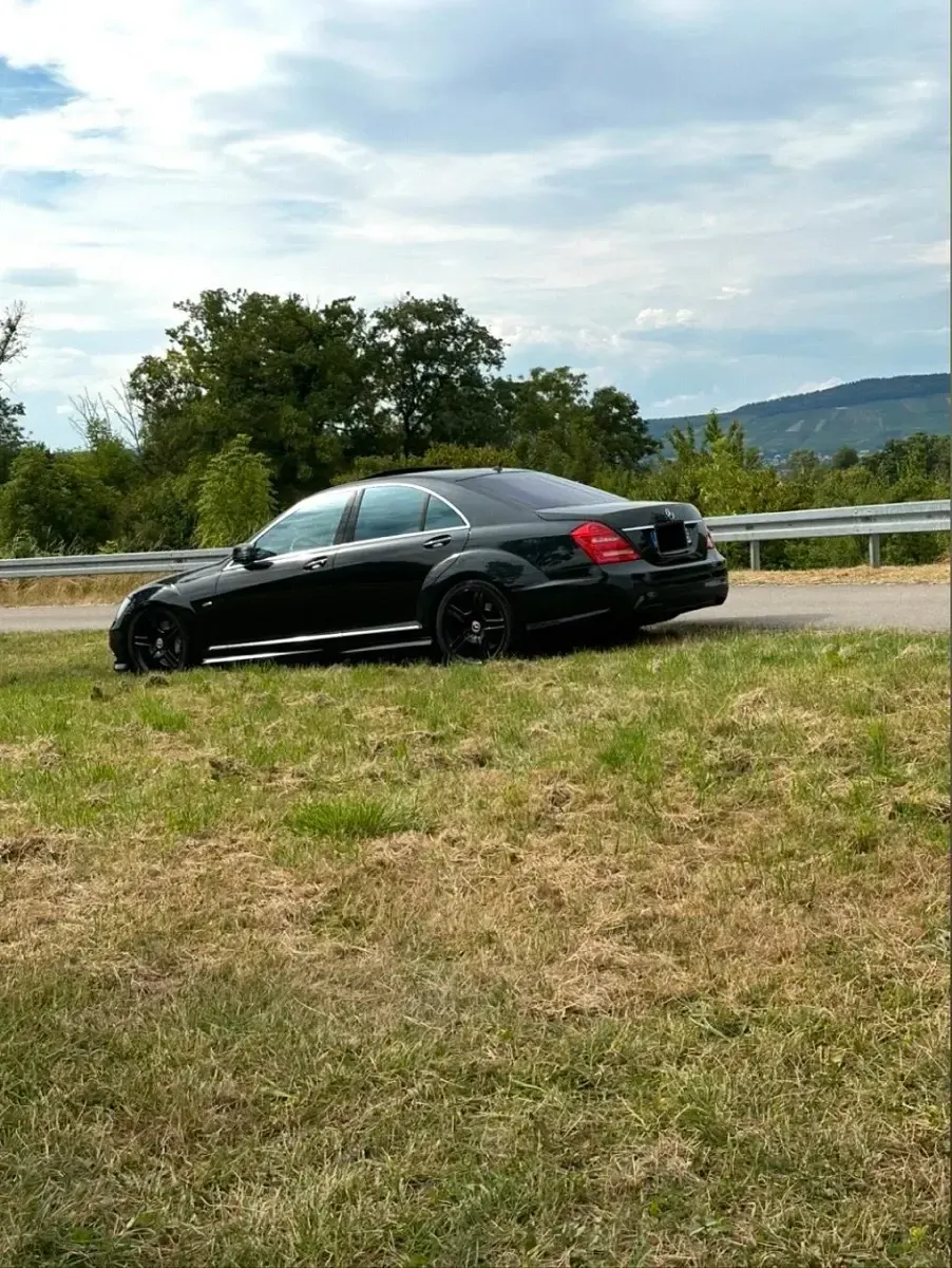 Gebraucht Mercedes S500 435 PS (319 kW) 2011 Schwarz Limousine