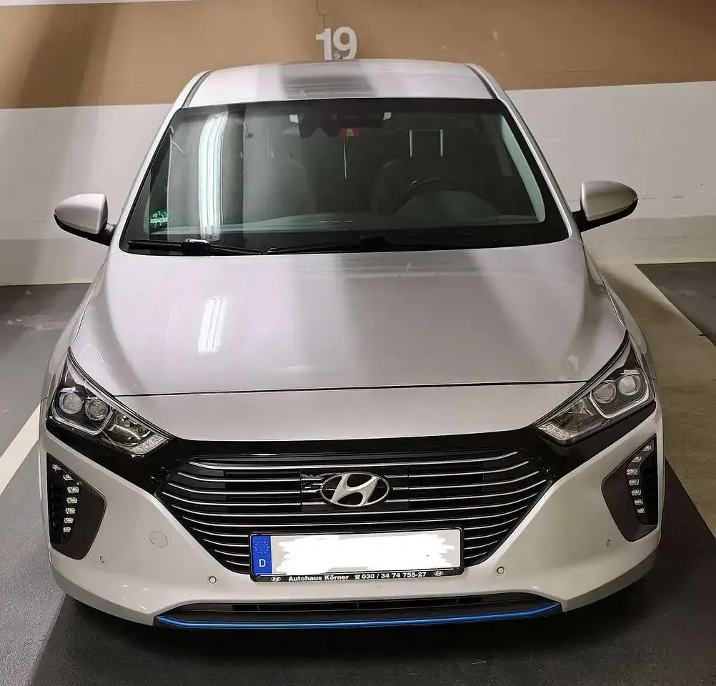 Gebraucht Hyundai Ioniq Premium 141 PS (103 kW) 2017 Silber Kleinwagen
