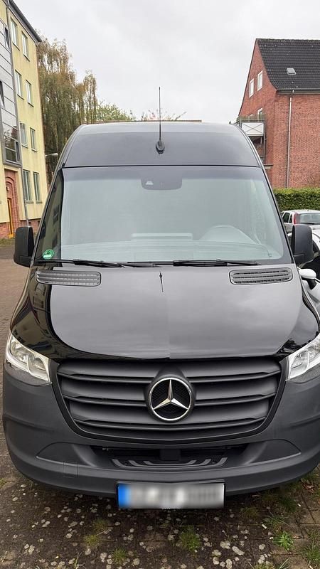Gebraucht Mercedes Sprinter 170 PS (125 kW) 2024 Schwarz Van